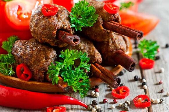 Meat rolled with spices and vegetables is an example of appropriate nutrition